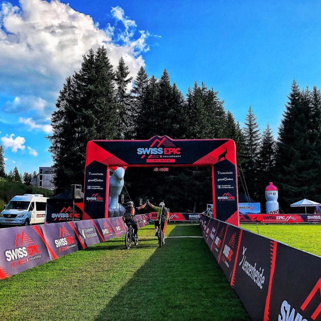 ‚You all did an amazing job!‘ #swissepic #swissepic2019 #teamwork #graubünden #davosklosters #lenzerheide #conquerthealps #mtb #mountainbike #mountainbiking #mountainbikeracing #stagerace #sweep #rideandclean #switzerland #engadin #swisscycling #ridewithguide #marczauggbike #august2019
.
@swiss_epic