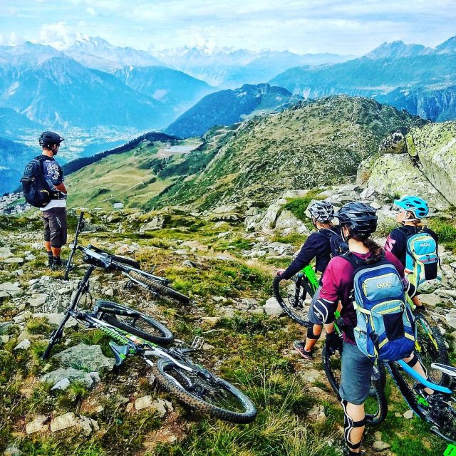 alpine skill training weekend with the #mtbladies 🚴🏻‍♀️🚴🏼‍♀️🚴🏽‍♀️💨#ridewithguide #marczauggbike #alps #mountains #swissalps #swissmountains #switzerland #valais #wallis #ridevs #mtb #mountainbike #mtbswitzerland #mtbenduro #enduromtb #mtblady
#lifebehindbars #august2019 #september2019 #skilldrill #swisscycling .
#sac
#schweizeralpenclub 
#swissalpineclub 
#santacruz
#santacruzbikes 
#santacruzbikeswitzerland